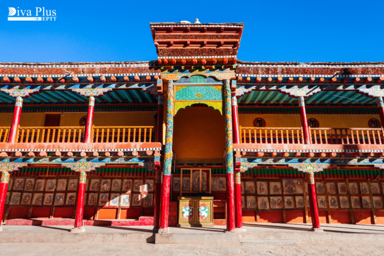 วัดพุทธที่เก่าแก่และใหญ่ที่สุดในลาดักห์ Hemis Monastery