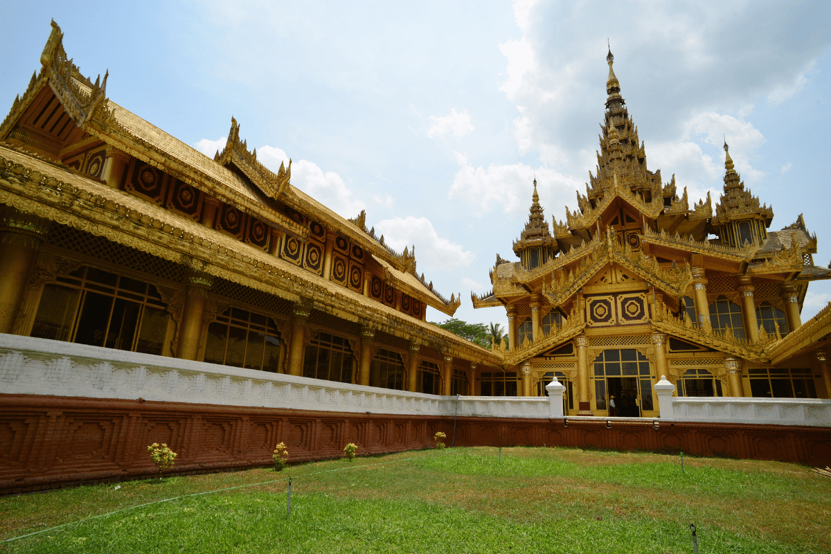 พระราชวังบุเรงนอง (Kambazathadi Golden Palace)