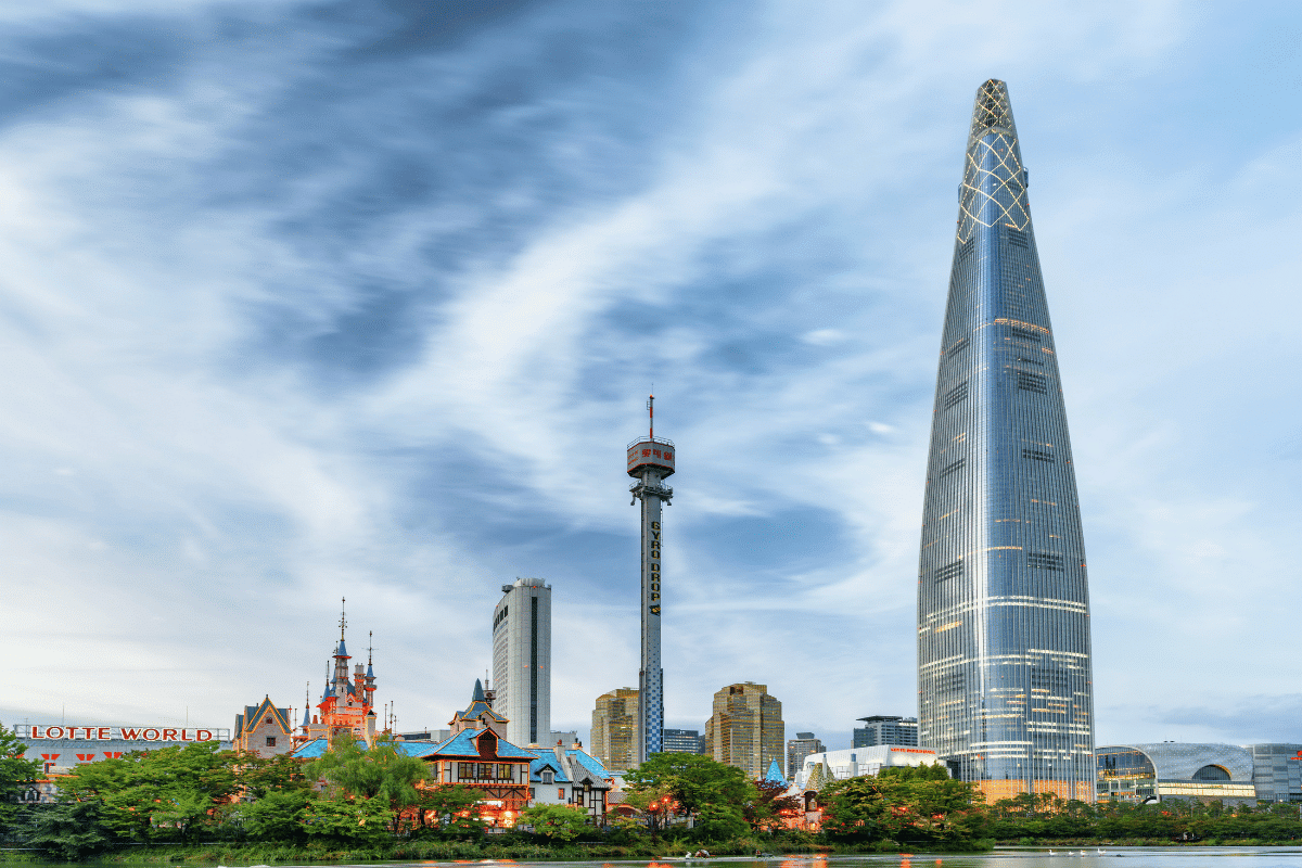 ตึกล๊อตเต้เวิร์ล ทาวเวอร์ (Lotte tower)