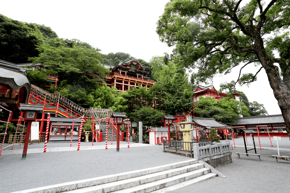 ศาลเจ้ายูโทคุอินาริ (YUTOKUINARI)