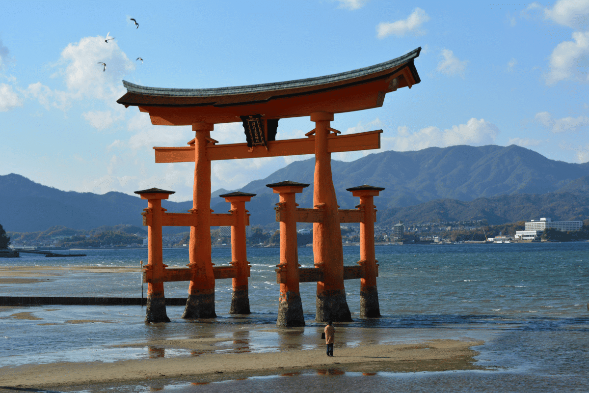 ศาลเจ้าชิราฮิเงะ Shirahige Shrine